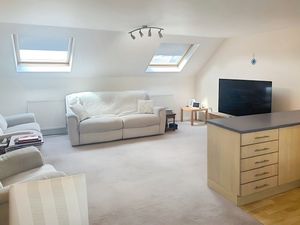 Lounge- click for photo gallery